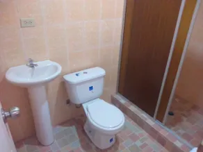 Oceans Hostal - Bathroom