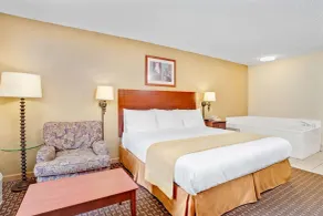Days Inn & Suites by Wyndham Stockbridge South Atlanta - Chambre