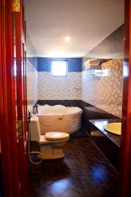 Hồng Ngọc Hotel Tuy Hòa - Bathroom