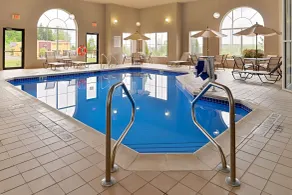 Holiday Inn Express & Suites St Marys by IHG - Basseng