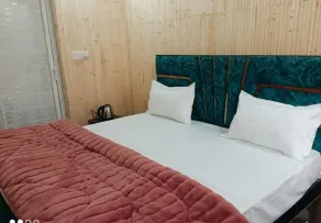 Yamuna pag pinewood hotel  - Rum