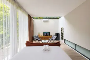 Guru Giri Forest Cabin Villa Yogyakarta - Room