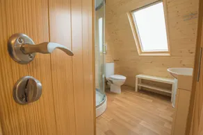 Dovestone Pod 24 - Bathroom