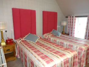 The Commercial Hotel - Room