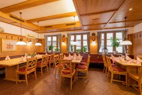 Hotel Restaurant Goldener Hirsch - Restaurante