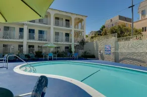 Vagabond Inn San Pedro - Piscine