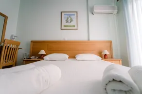 Summery Hotel - Room