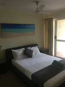 Cairns Golf Course Apartment - Room
