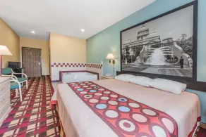 Super 8 by Wyndham Martinsville - Room