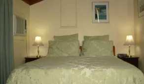Bathurst Heights Bed & Breakfast - Værelse