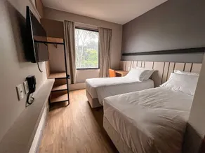 Plaza Hotel & Boulevard Convention - Vale dos Vinhedos - Room