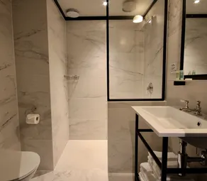 Getaway Brussels Airport - Bathroom