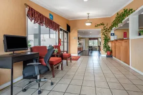 Econo Lodge Oxford near Choccolocco Park - Lobby