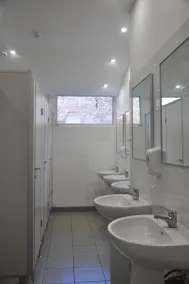 The Hostel - Bathroom