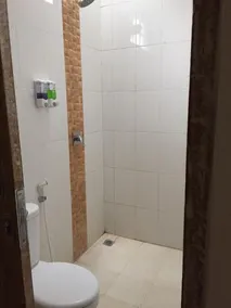 Laksmi Guest House - Bathroom