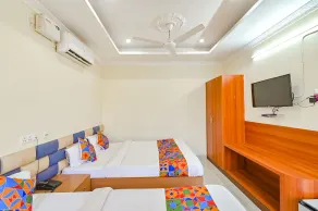Fabhotel Good Luck Residency - Quarto
