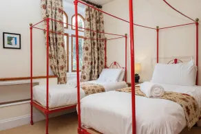 Watermouth Castle, Clock Tower Apartment - Zimmer