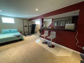 Maple Heaven Retreat near West Edmonton Mall - Room