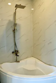 Buon Ma Thuot Hotel - Bathroom