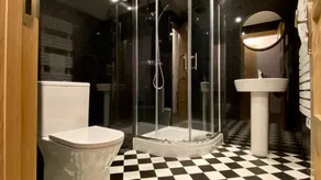 The Bath Rooms - Baño