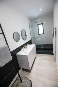 Antichambre - Bathroom