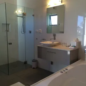 Chaucer Palms Boutique B&B - Bathroom
