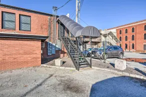 Sleek, Modern Loft in Downtown Springfield! - Interiør