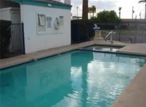 Colonade Motel Suites - Piscine