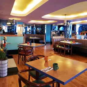 James Bay Inn Hotel, Suites & Cottage - Restaurant