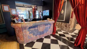 THINK HOTEL - Recepción