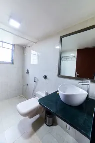 Aureole Mrida - Bathroom
