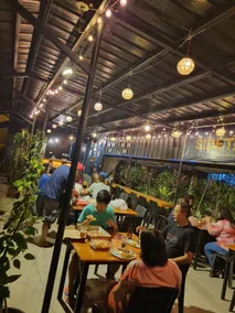 Laurien's Apartelle - Restaurant