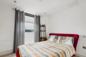 Beautiful 1 Bedroom Apartment with parking in Gloucester Docks - Room