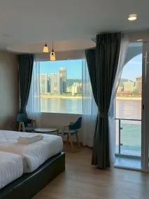 โรงแรมดีวิว โกลเด้นไทรแองเกิ้ล เชียงแสน - Dview Golden Triangle Hotel Chiangsaen - Værelse