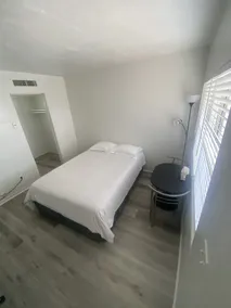 Uptown Inn & Suites - Room