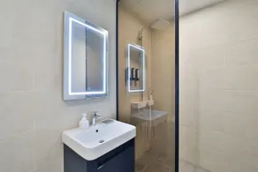 The Van Hotel - Bathroom