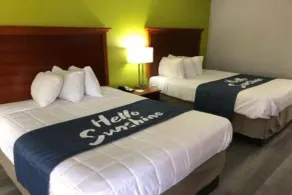 Days Inn by Wyndham Shorter - Rom