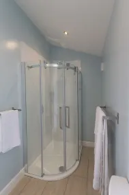 Silverstone Golf Club And Hotel - Bathroom