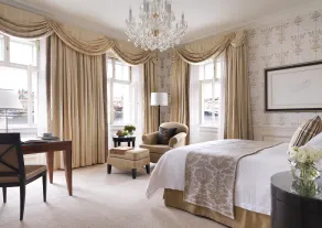 Four Seasons Hotel Prague - Room