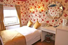Crompton Guest House - Chambre