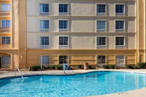 La Quinta by Wyndham Haywood Mall-Near Greenville Downtown - Piscine