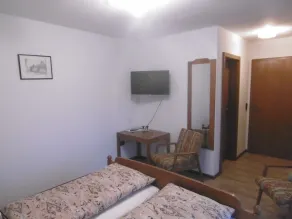 Gasthaus Metzgerei Zur Linde - Room