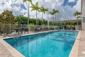 Comfort Suites Fort Lauderdale Airport & Cruise Port - Piscina