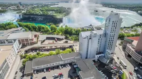 The Oakes Hotel Overlooking the Falls - Vue de la chambre