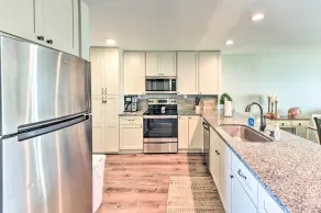 Summer Winds Resort Condo w/ Ocean Views! - Interiör