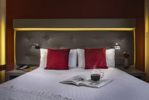 Everness Hotel & Resort - Room