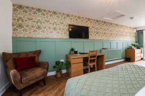 Stonehenge Courtyard - Room