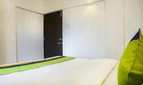 Treebo Luxe Suite, Shivaji Nagar - Room