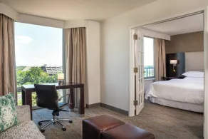 Sheraton Suites Chicago Elk Grove - Chambre