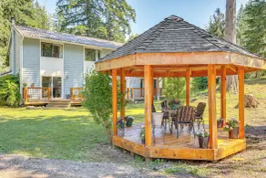 Home on > 1 Acre of Woods in Seattle Suburbs! - Innvendig